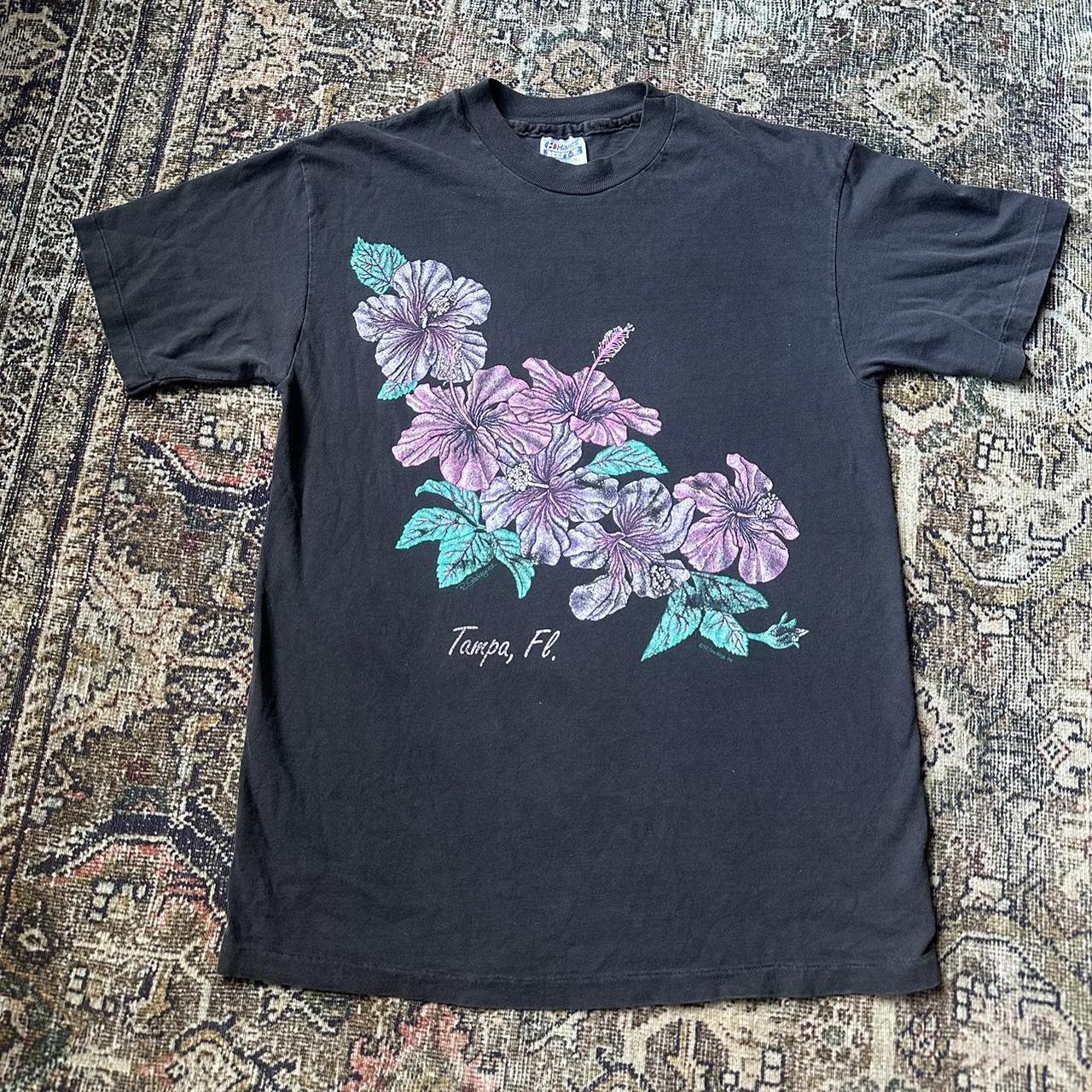 Vintage Floral T-Shirt 🌺🌷🌸 Size Medium 19 inches... - Depop