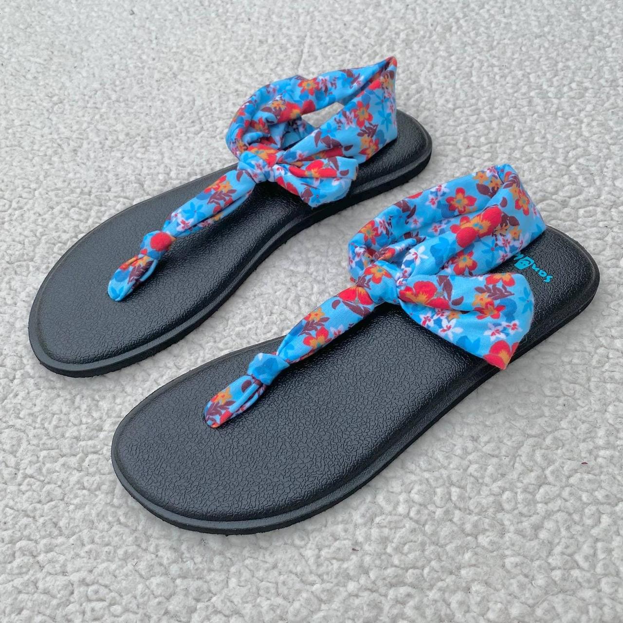 Like new Sanuk 'yoga sling' sandals size 8. Only - Depop