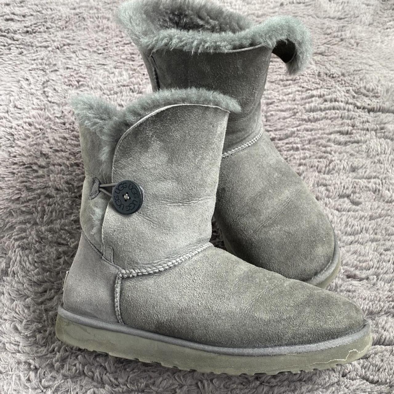 Gray ugg hot sale bailey button