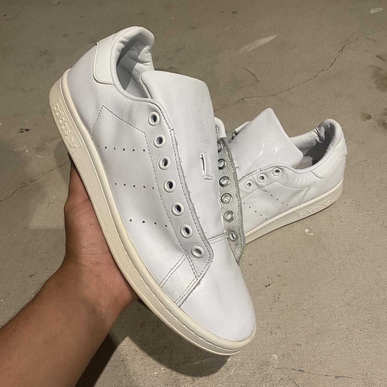 White trainers no store laces