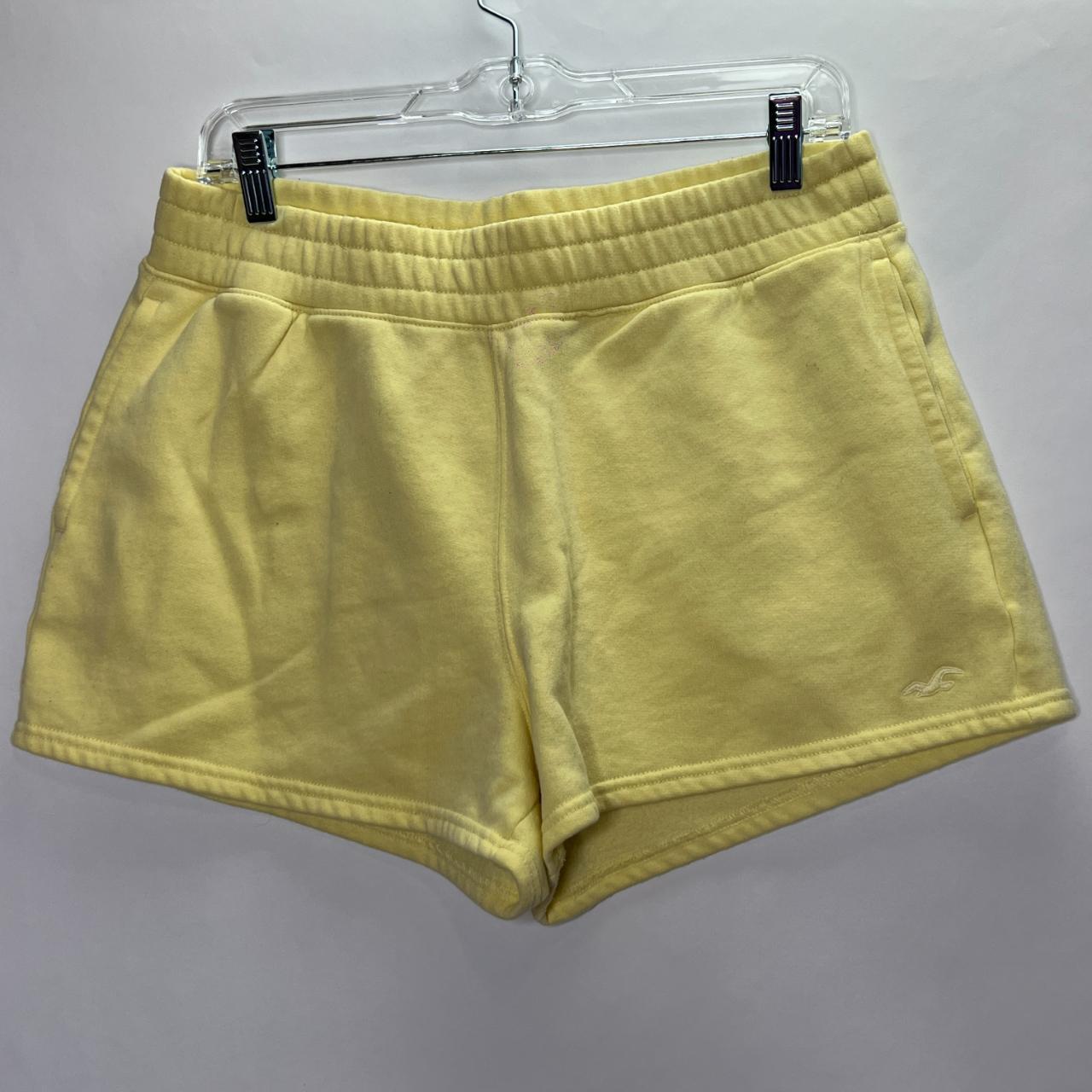 Hollister shop yellow shorts