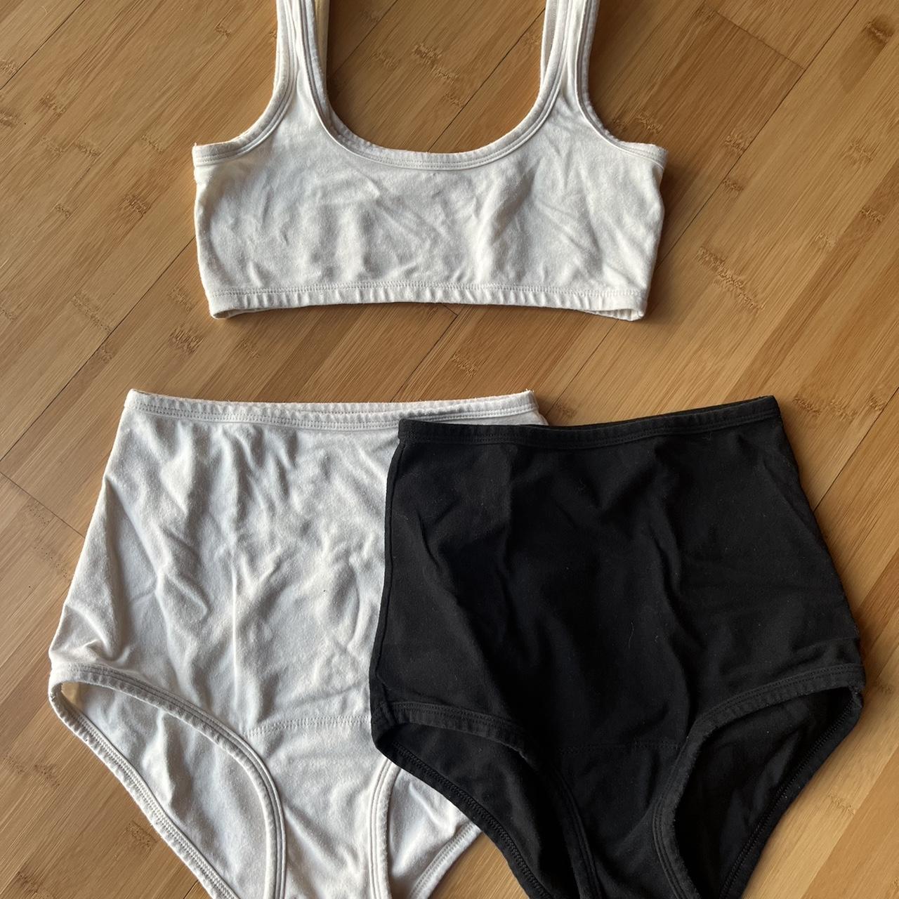 ARQ set Medium bra fits like small and two pairs Depop