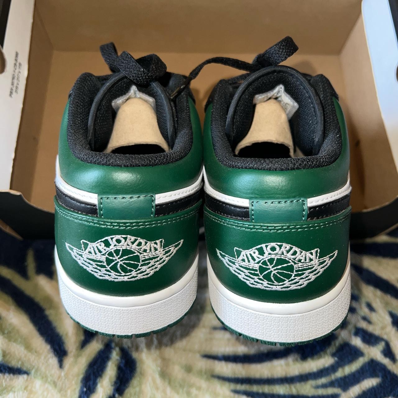 Jordan Men's Green and Black Trainers | Depop