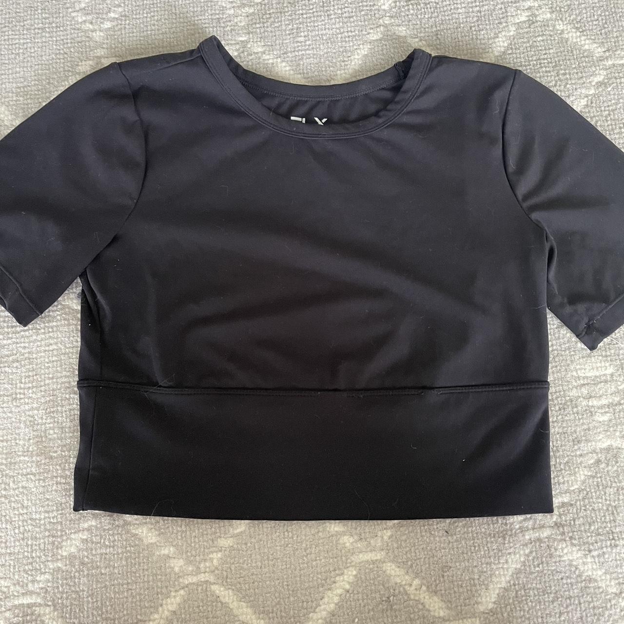 FLX Women's Crop-top | Depop