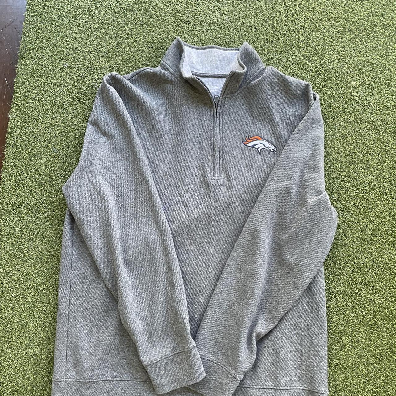 Super clean modern vineyard vines Broncos pull over - Depop