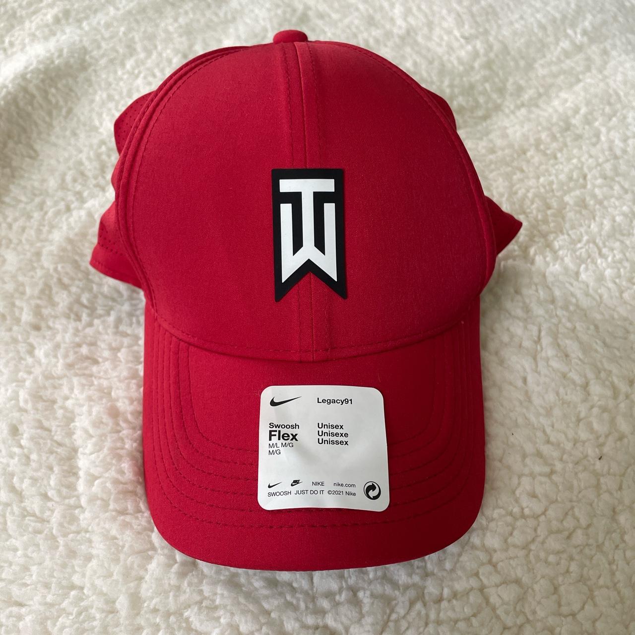 tiger woods hat red