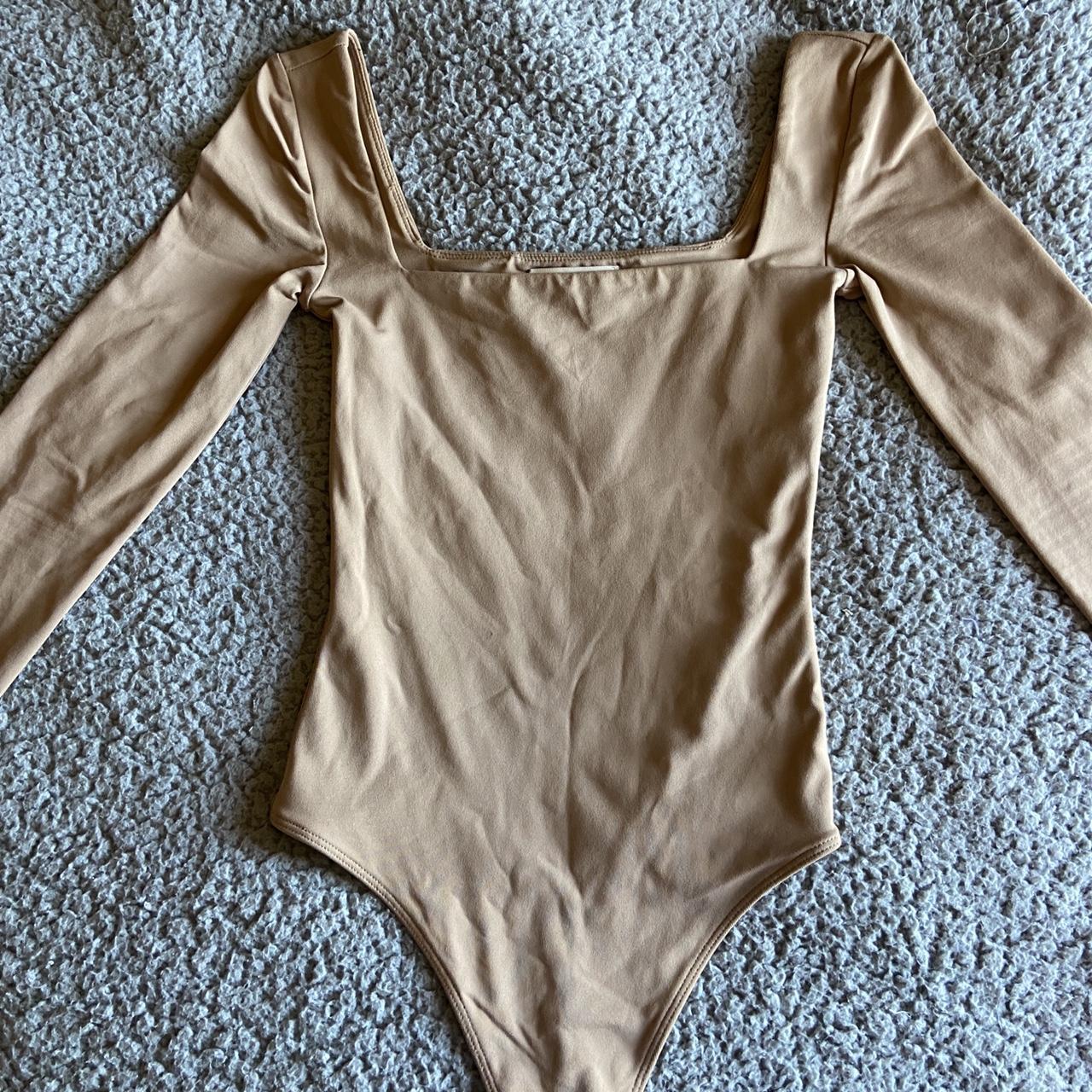 Contour Squareneck ShortSleeve Body Suit Size - Depop