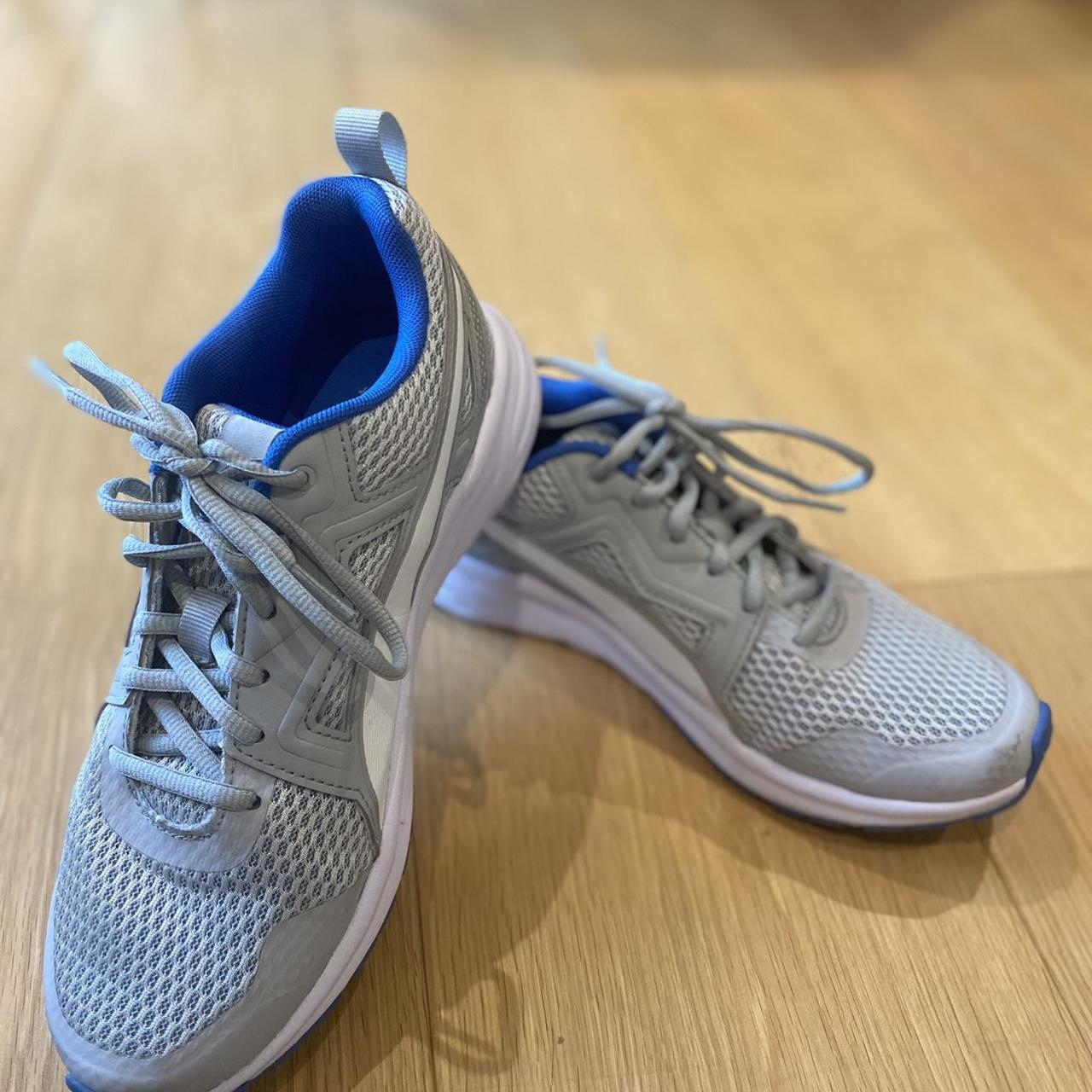 Puma Women's Grey and White Trainers | Depop