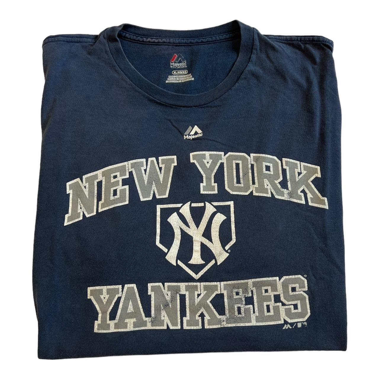 New York Yankees T Shirt XL Faded out Majestic 🚫 - Depop