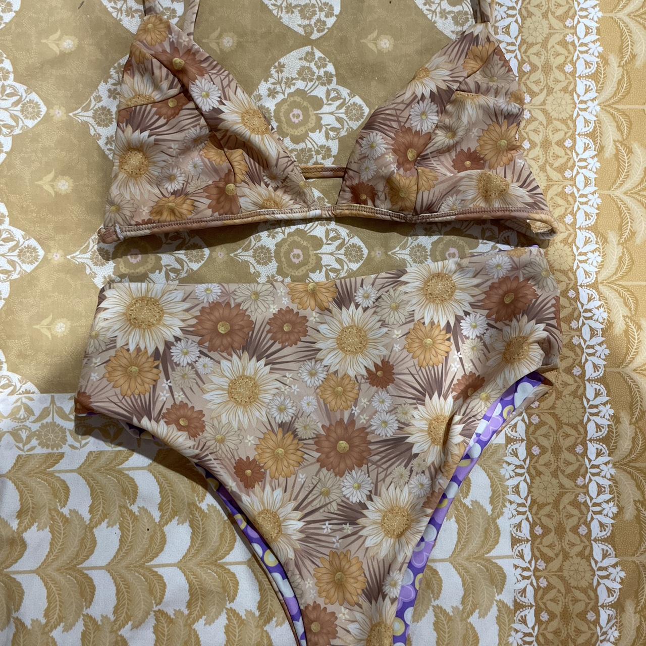 Moana bikini reversible bottoms Size 12/ medium - Depop