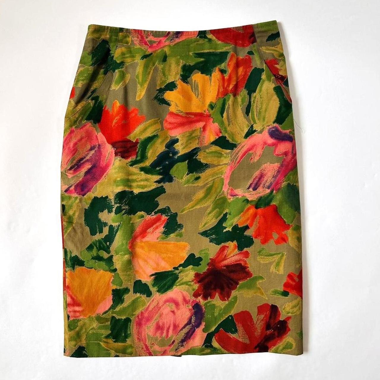 Vintage floral print pencil skirt. Two pockets at... - Depop