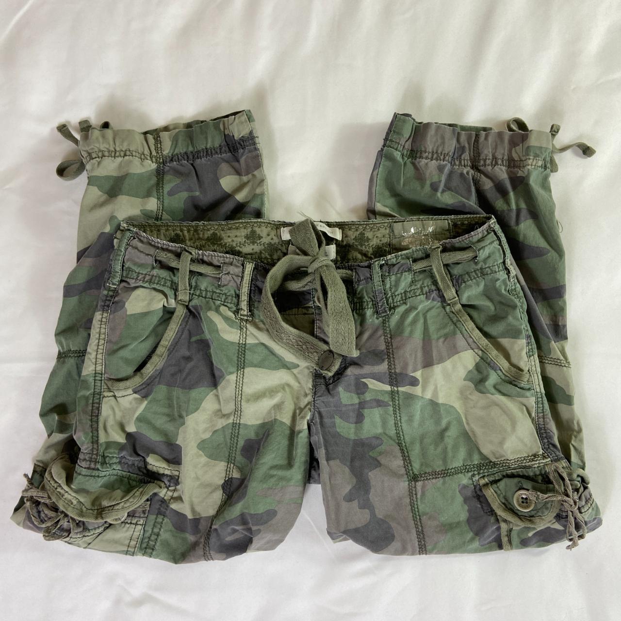 green camo capri cargo pants An amazing pair of... - Depop