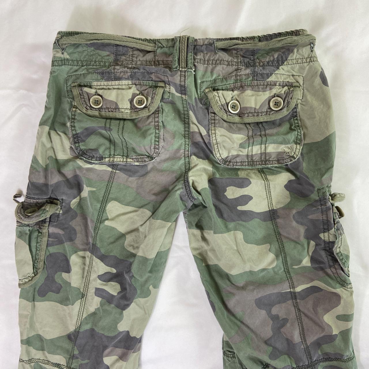 green camo capri cargo pants An amazing pair of... - Depop