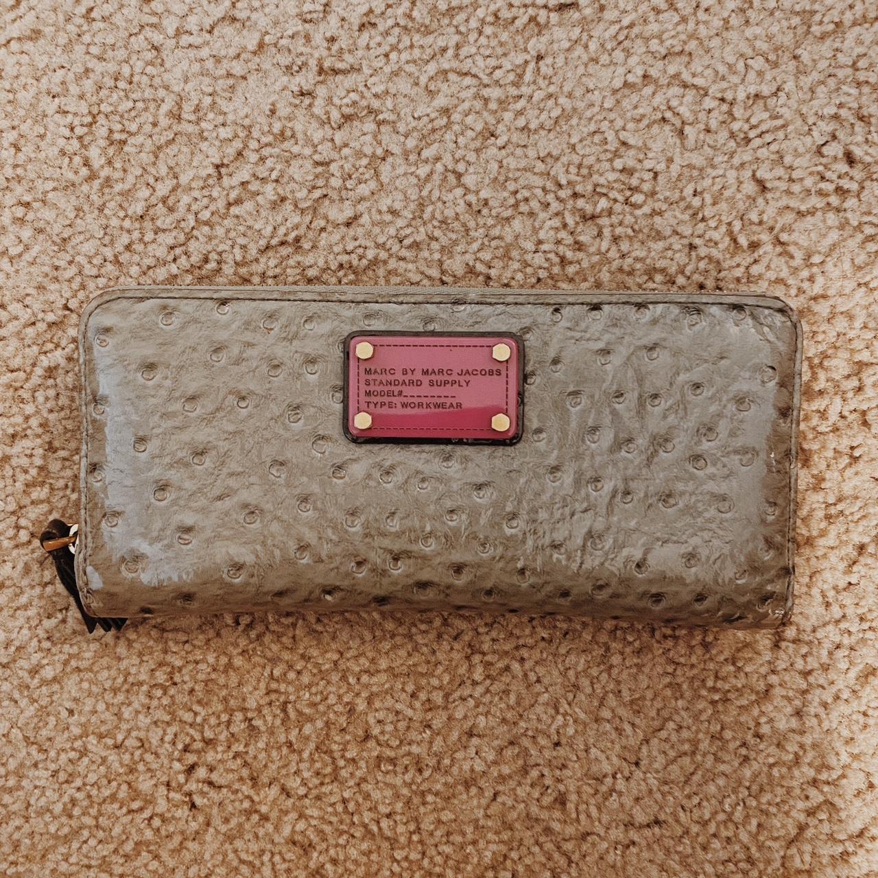 Marc Jacobs Women's Grey and Pink Wallet-purses