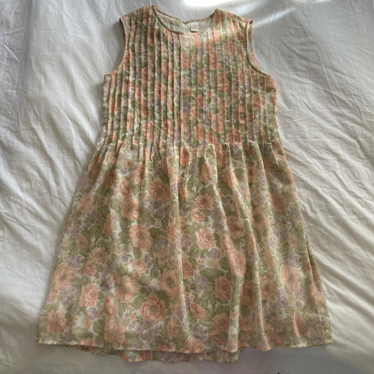 Vintage Liz Claiborne Studio muted floral chiffon... - Depop