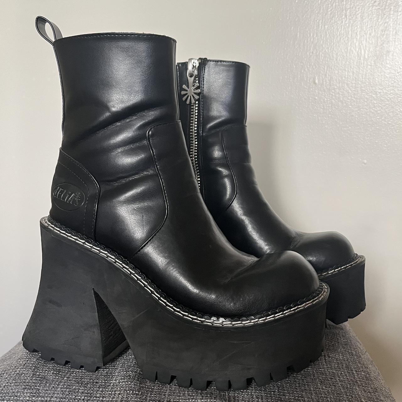 Delia's Women's Black Boots | Depop