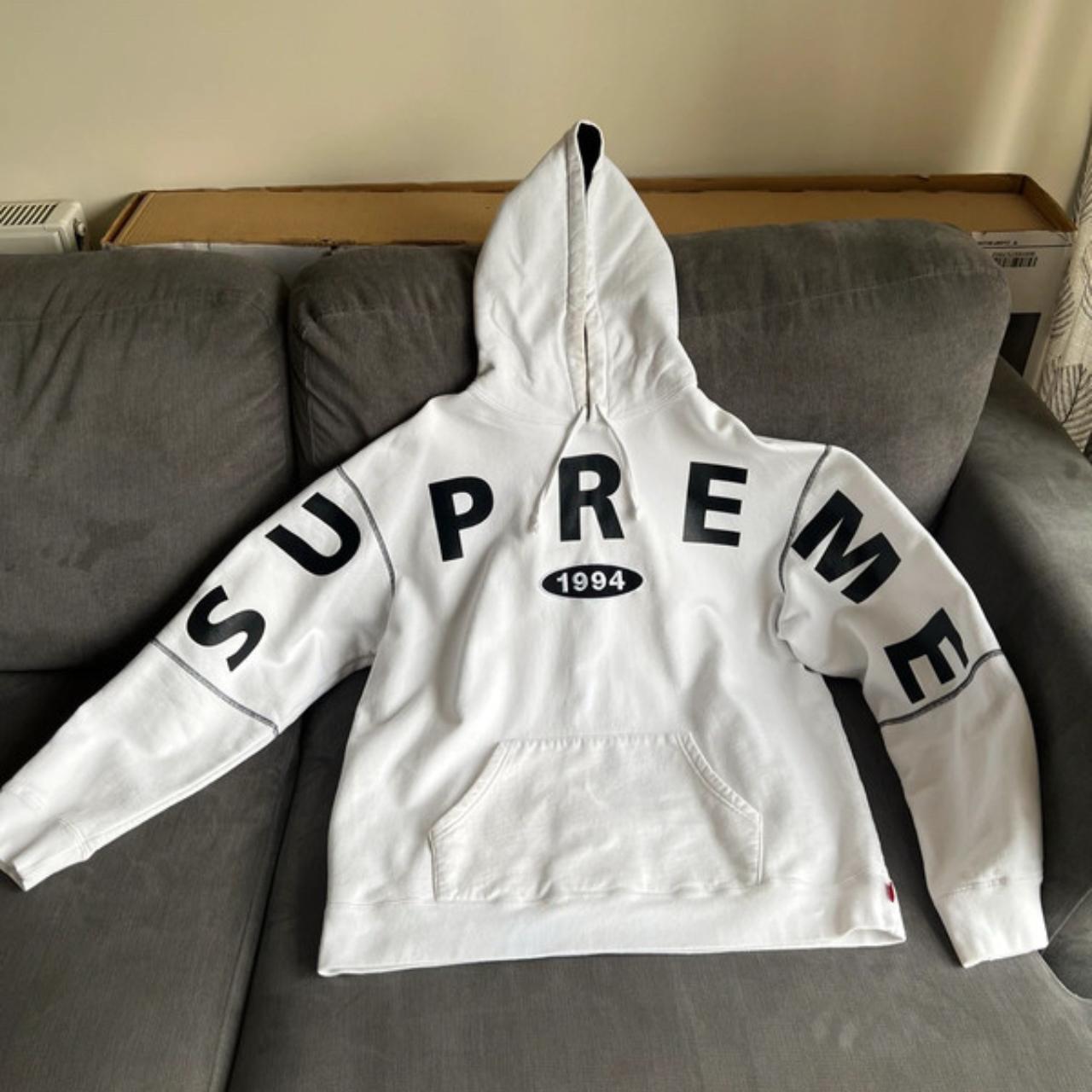 Supreme spread sale logo hoodie