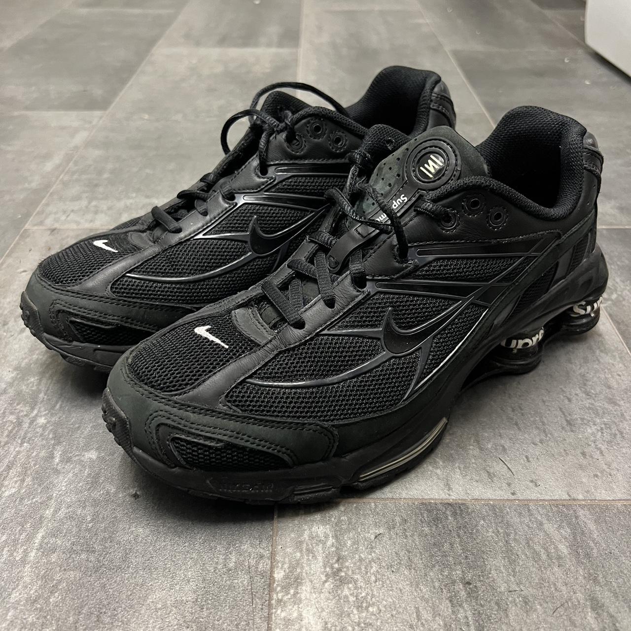 nike supreme black shoes