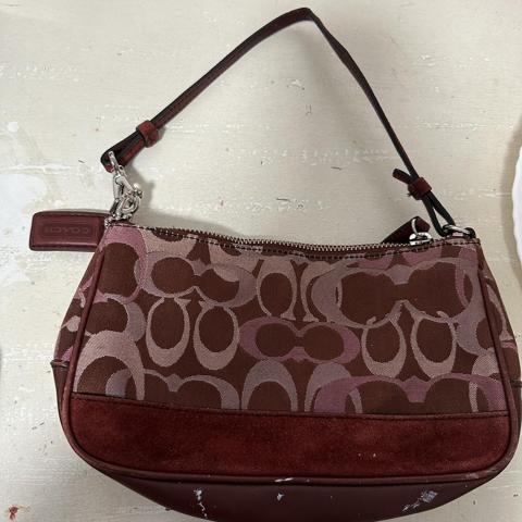 Coach Gallery burgundy tote bag | Burgundy tote, Burgundy bag, Womens tote  bags