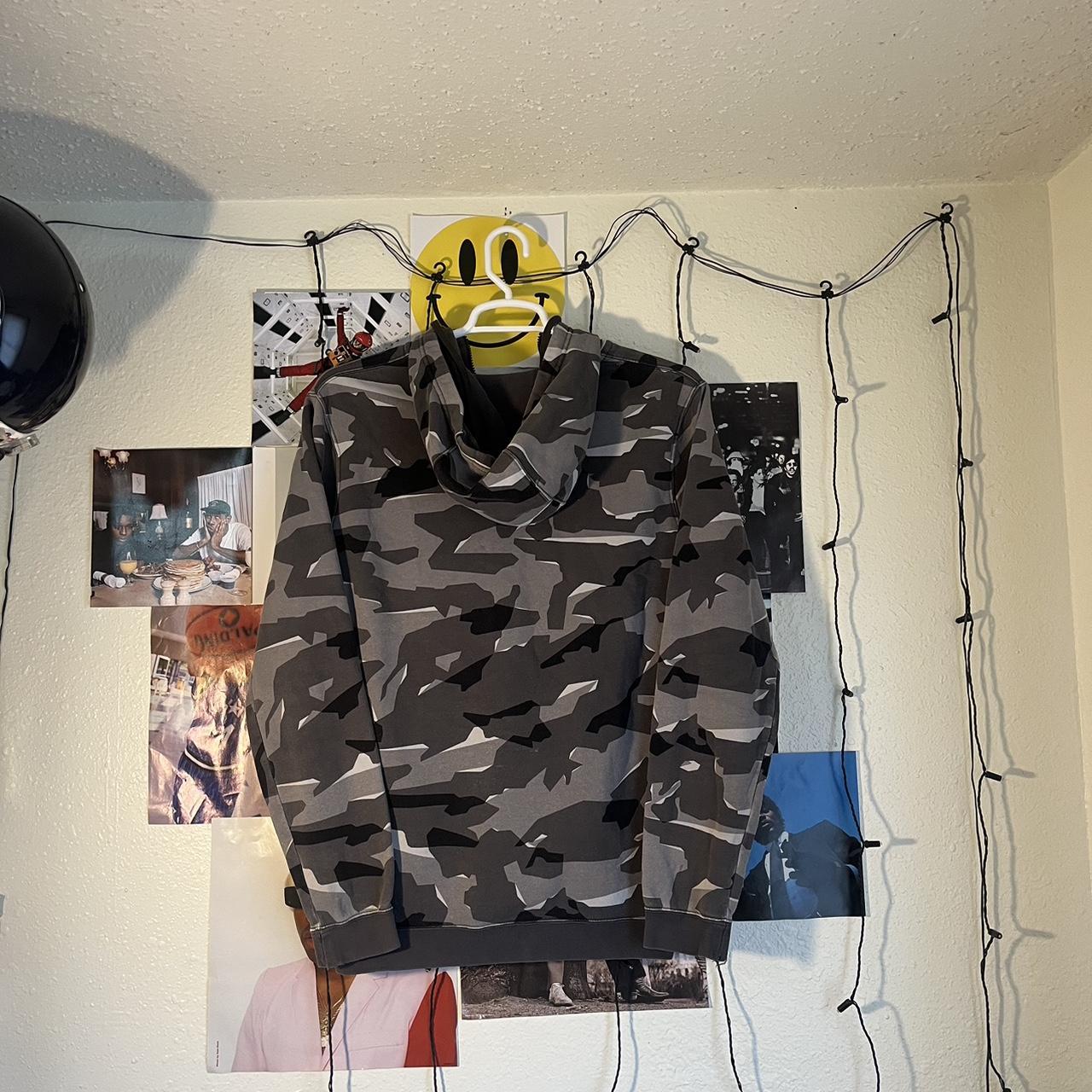 mens nike camo sweatshirt