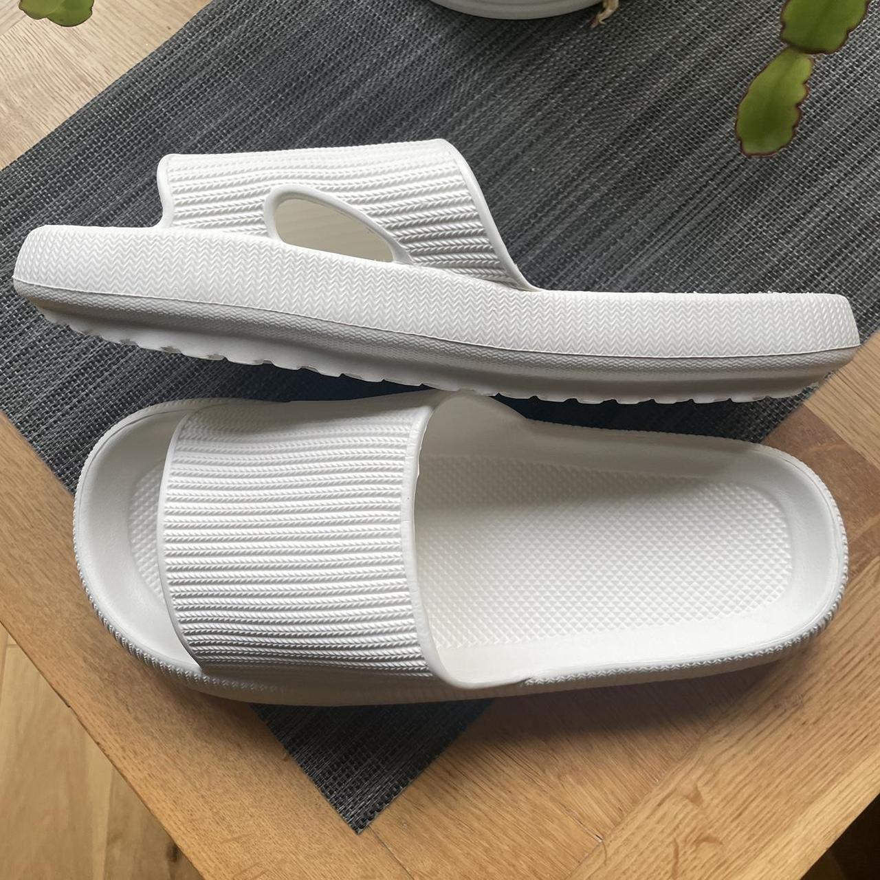 JaneTroides Slippers for Men and Women, Thick... - Depop