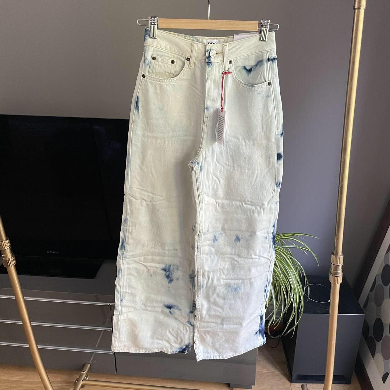 Denim Jeans with Paint Splatter – Outfitters