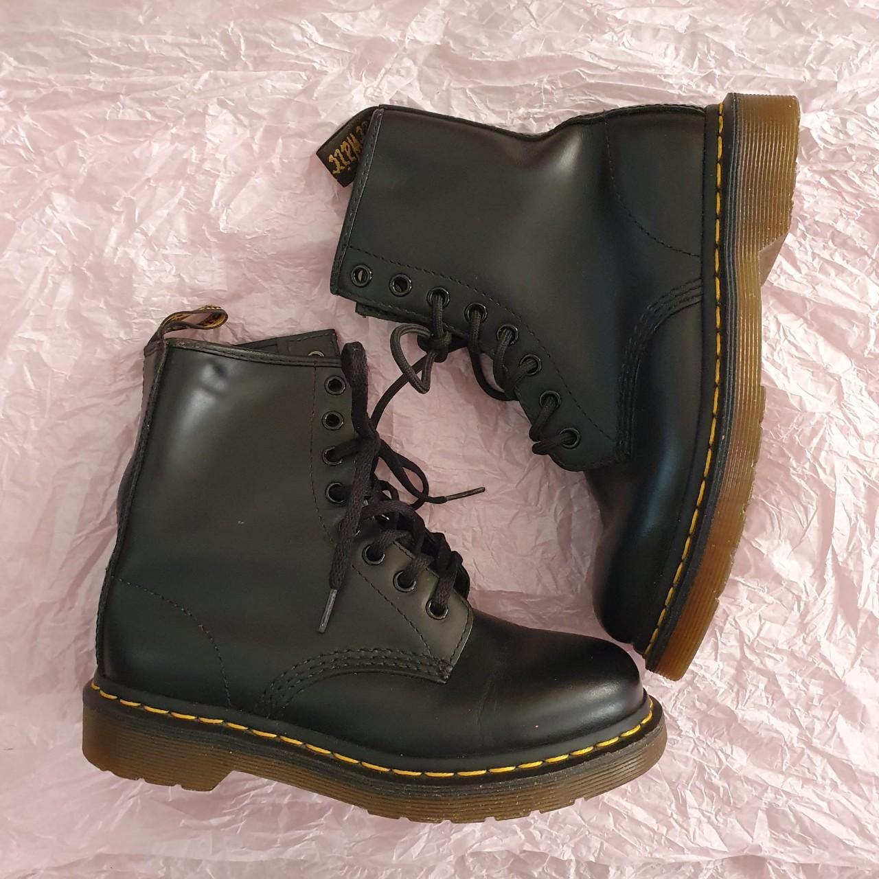 dr martens black 1460 smooth leather lace up