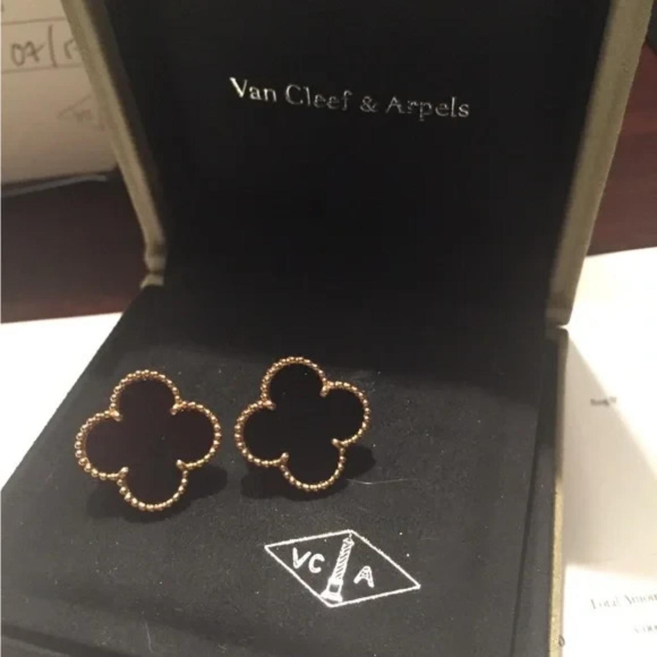Van Cleef Alhambra earrings, Hardly