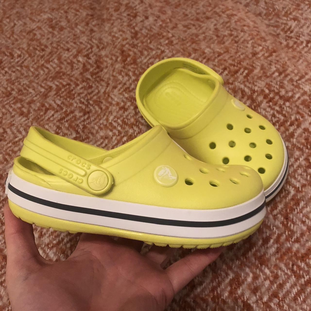 Yellow crocs size online 10