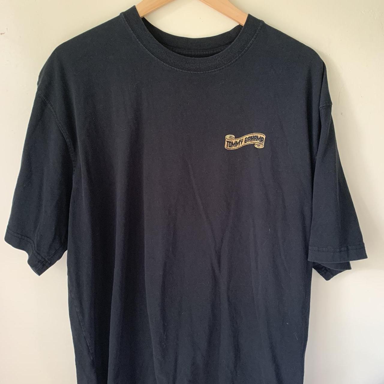 Tommy Bahama Tee XL - Depop