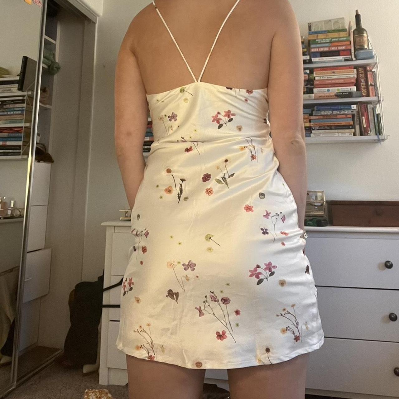 Satin flower dress - I don’t recommend for women... - Depop