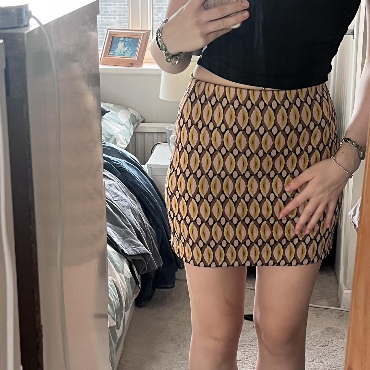 Stradivarius yellow pink and black pencil skirt Depop