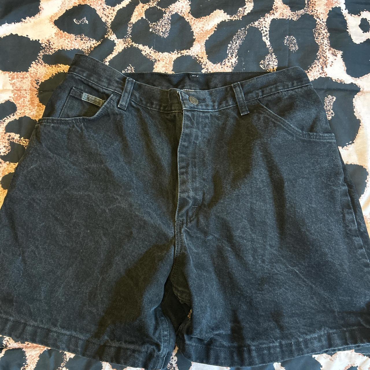 item listed by harshnoisebae