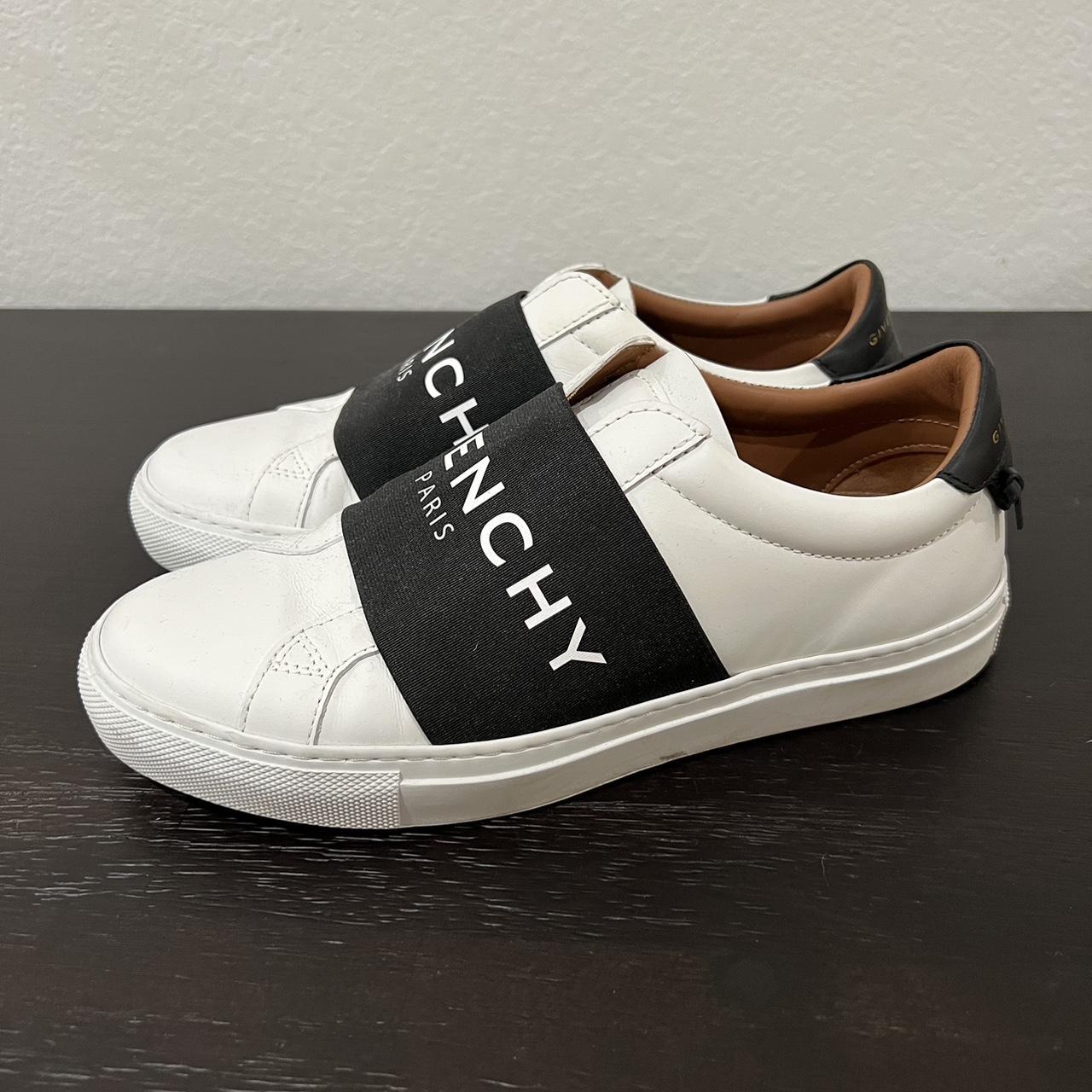 Givenchy Women's White and Black Trainers | Depop