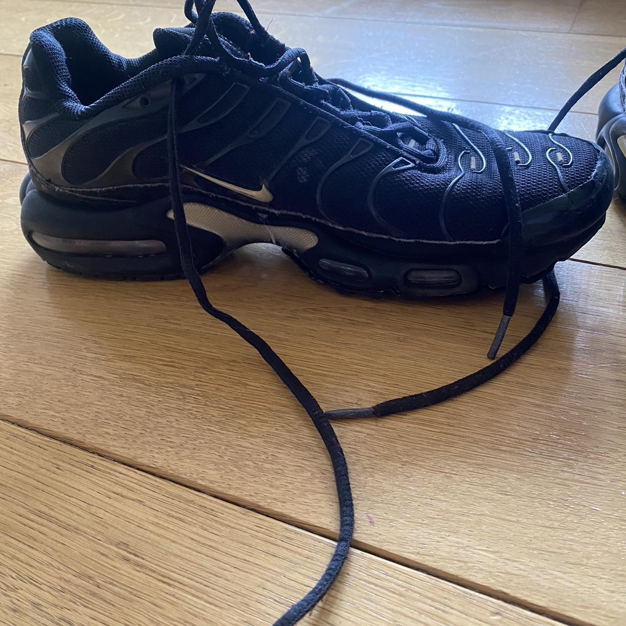 nike tn black team gold