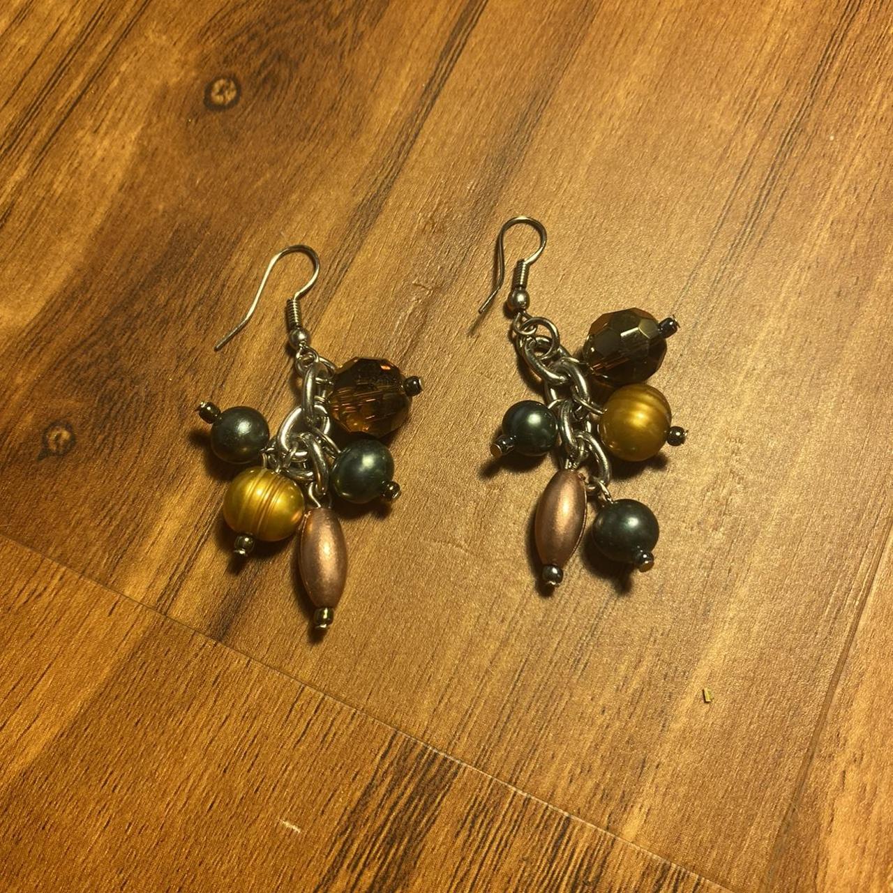 silver bead costume jewelry earrings ! is vintage... Depop