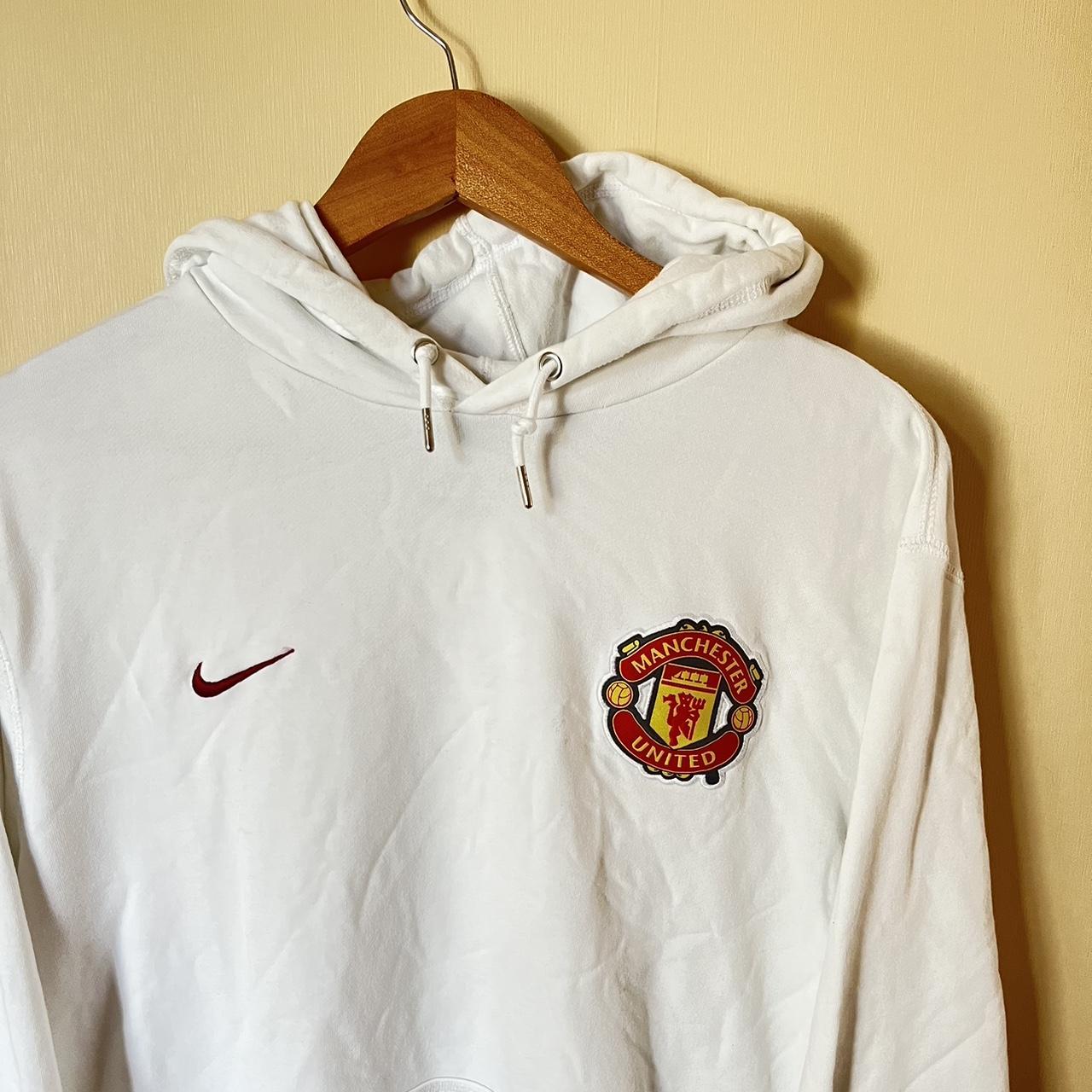 nike manchester united sweatshirt