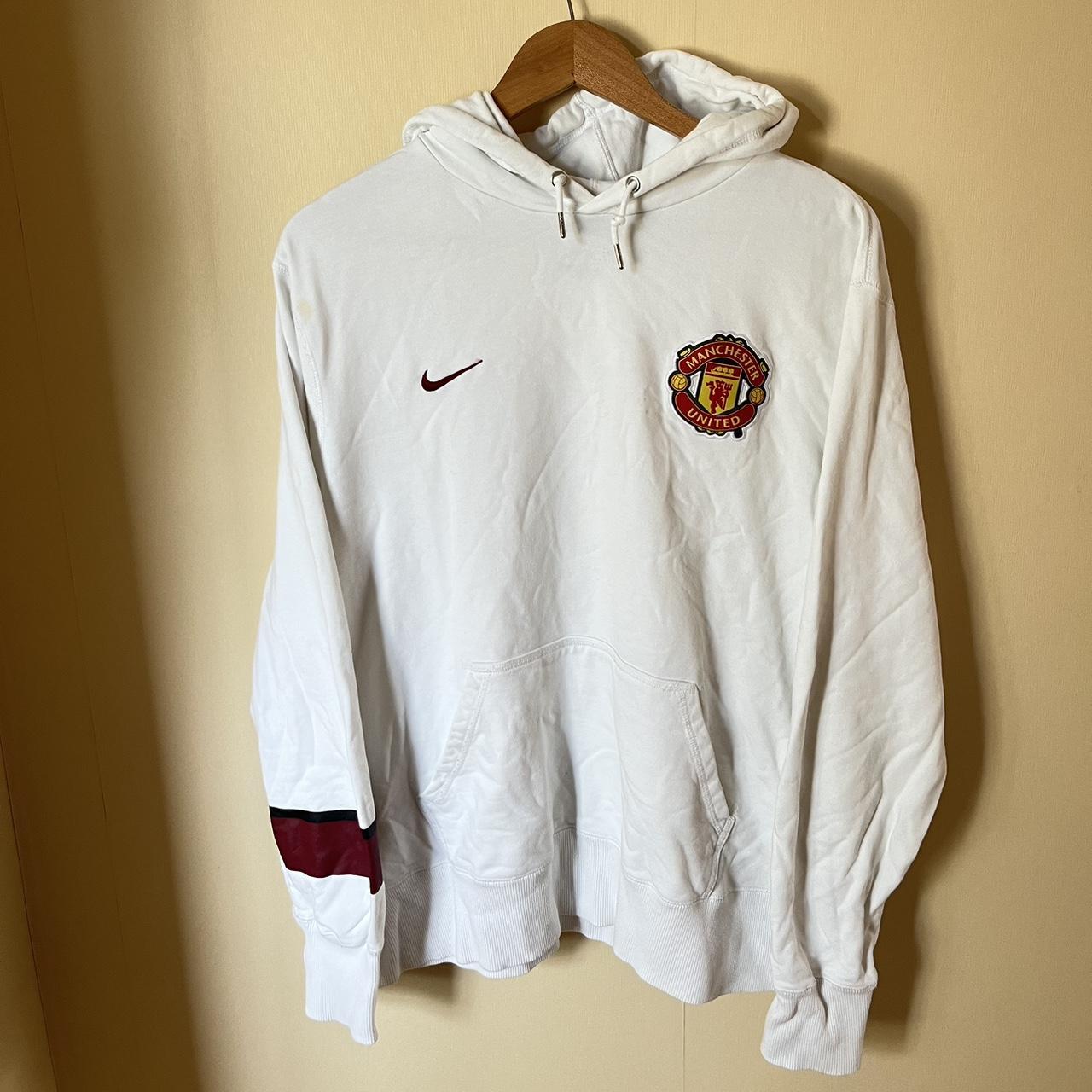 nike manchester united sweatshirt