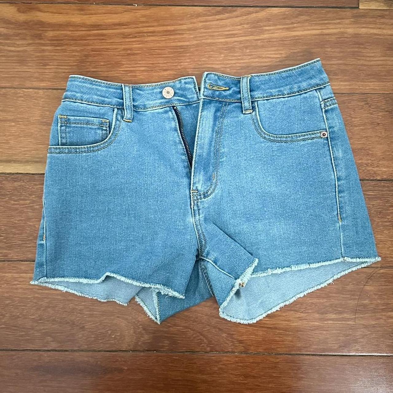 item listed by ainsleynguyen