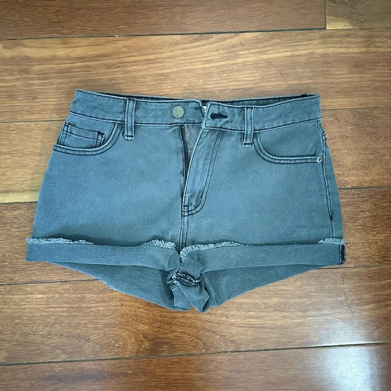 item listed by ainsleynguyen