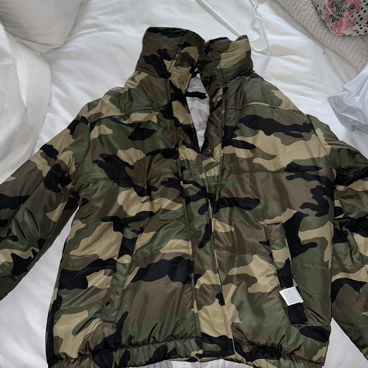 REVERSIBLE CAMO PUFFER FOREVER 21 camo puffer f21