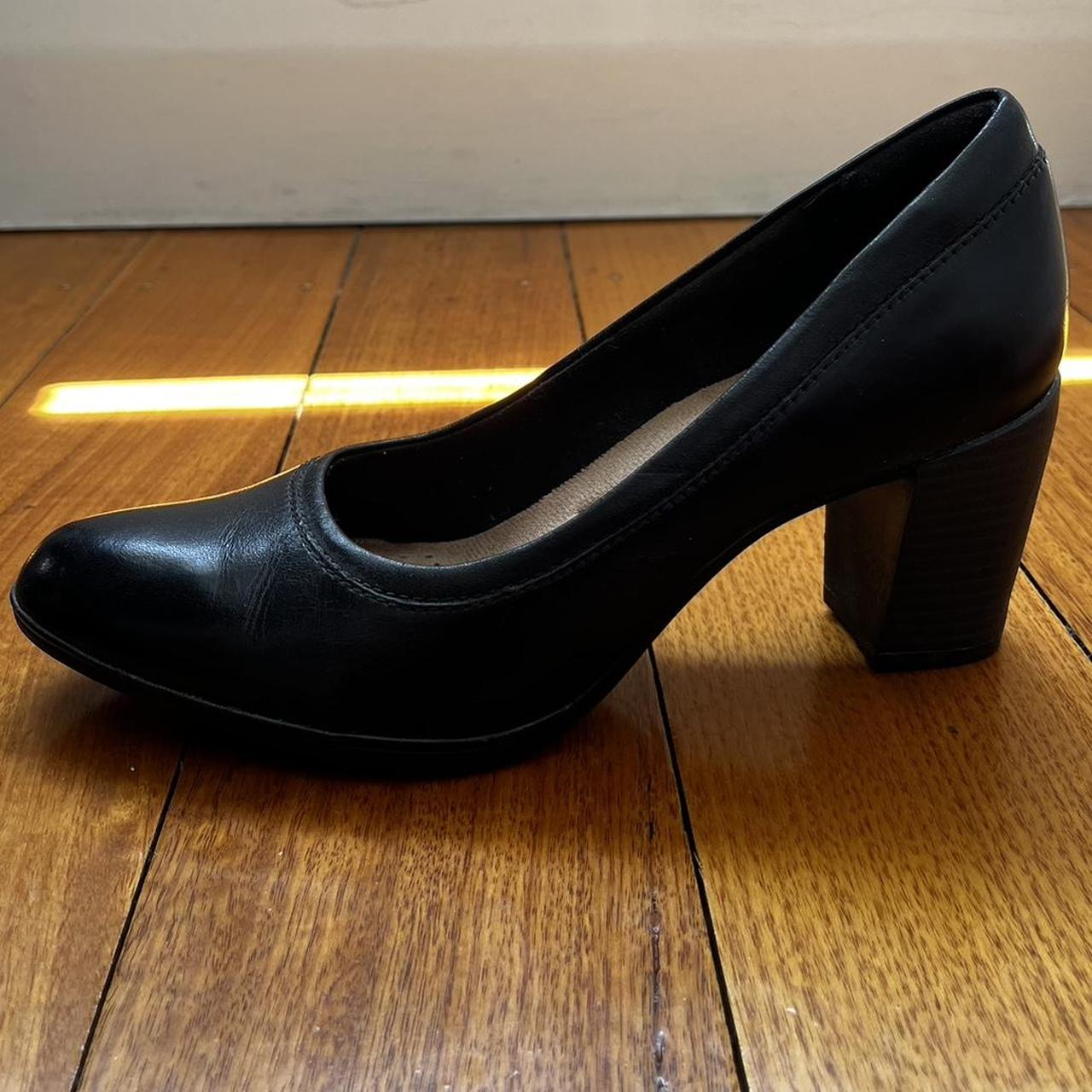 clarks max cushion shoes