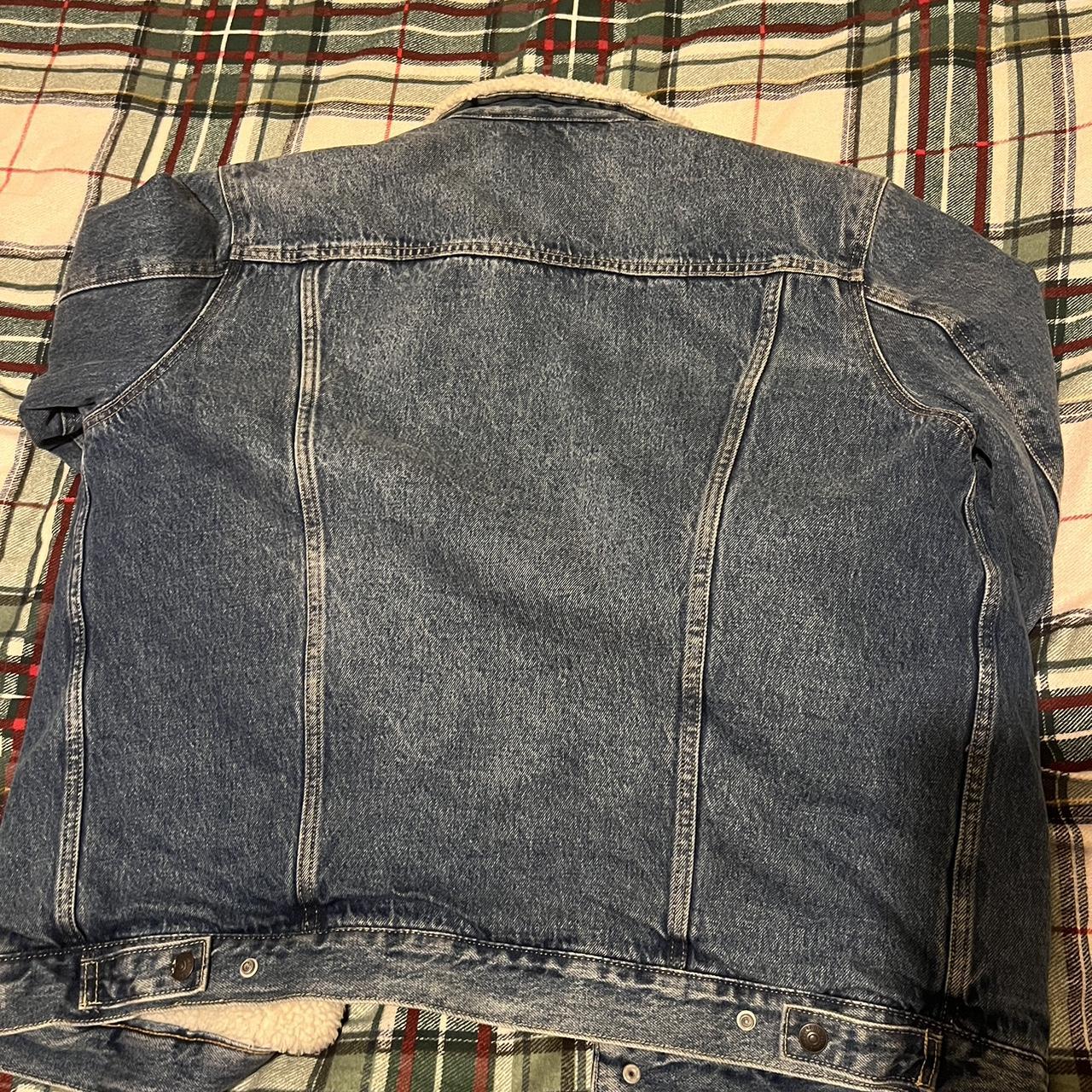 Levi’s Sherpa lined denim jacket, perfect for winter... - Depop