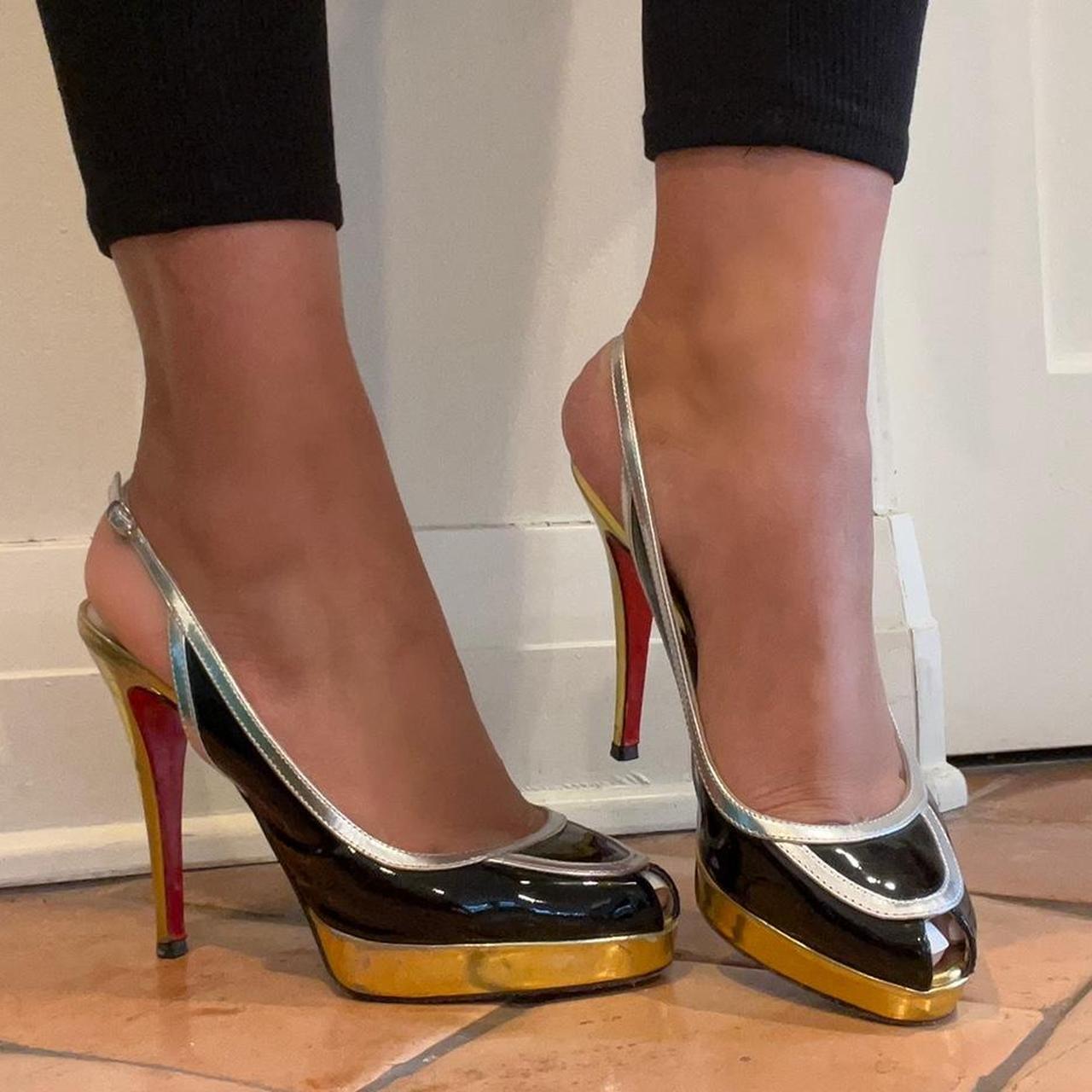 These Christian Louboutins are in amazing condition - Depop