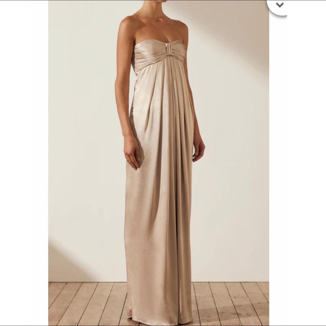 SHONA JOY LUNE STRAPLESS KNOT MAXI DRESS - GOLD Size... - Depop