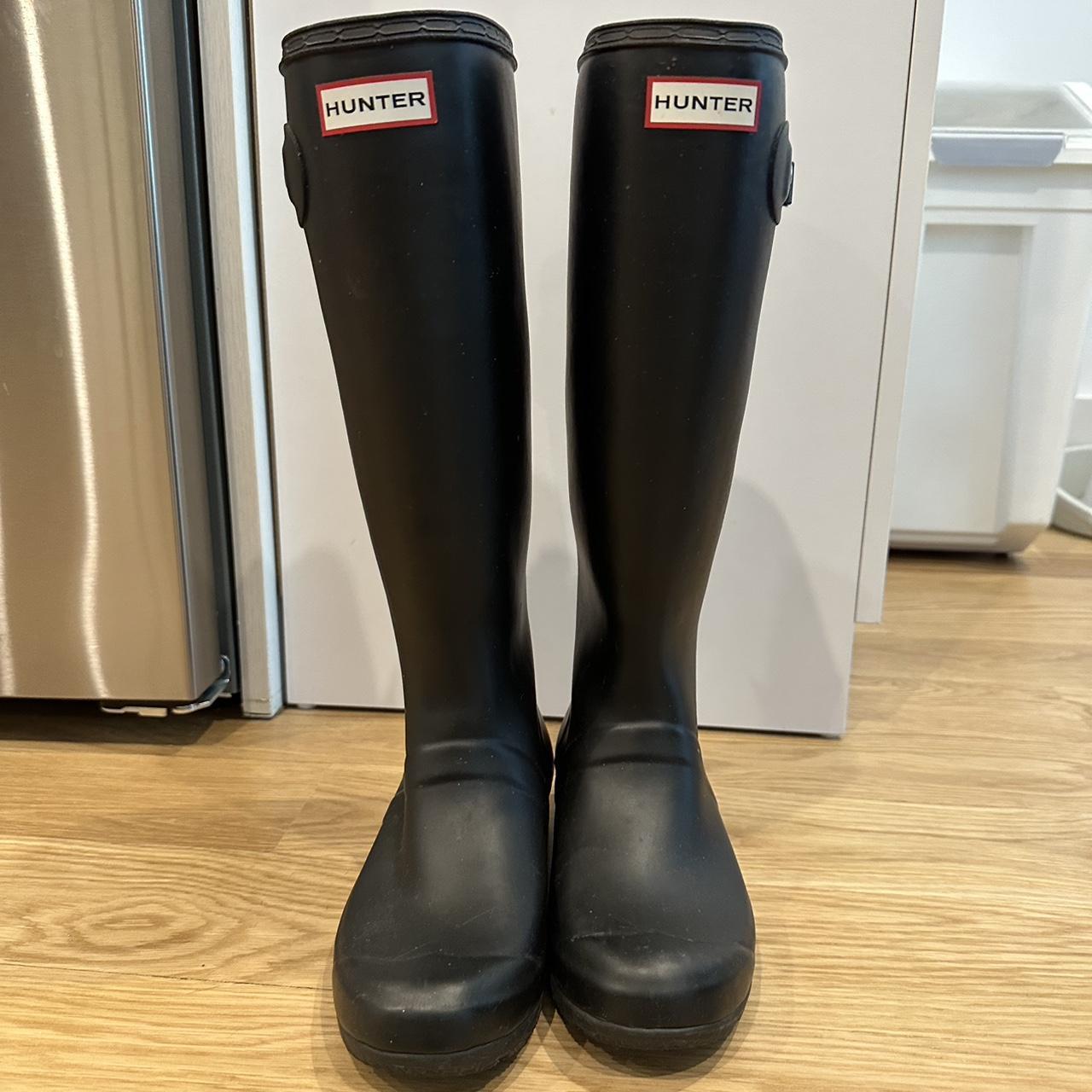 Hunter Women's Black Boots | Depop