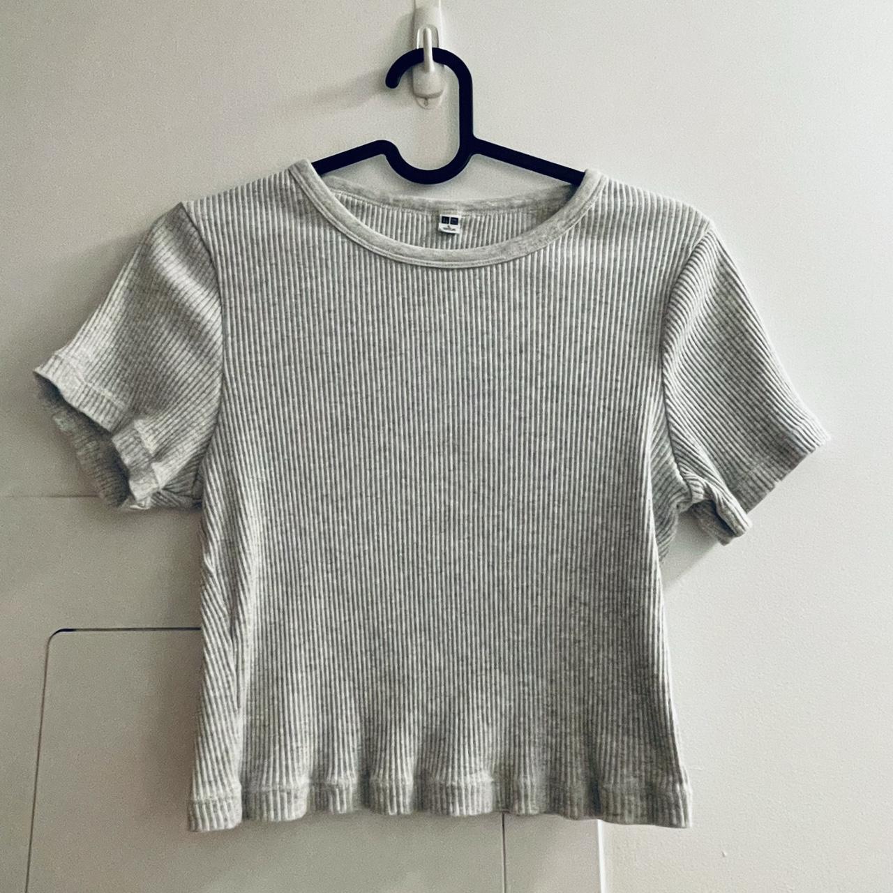 Uniqlo Ribbed Cropped T-Shirt Details: crew neck,... - Depop