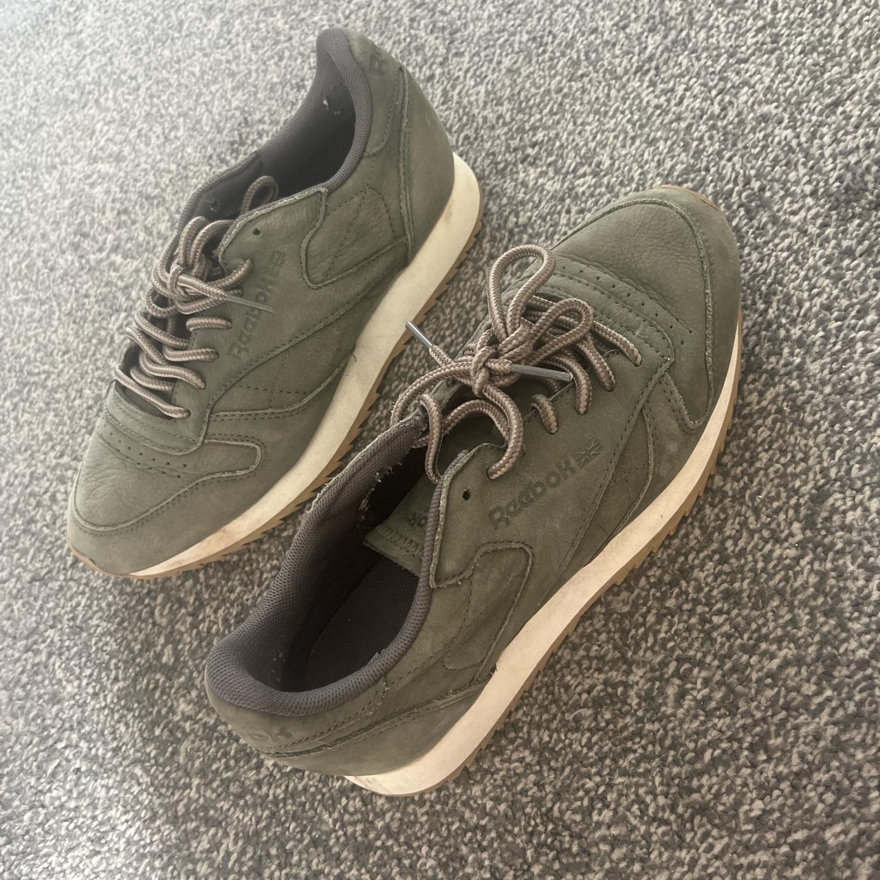 Reebok best sale khaki suede