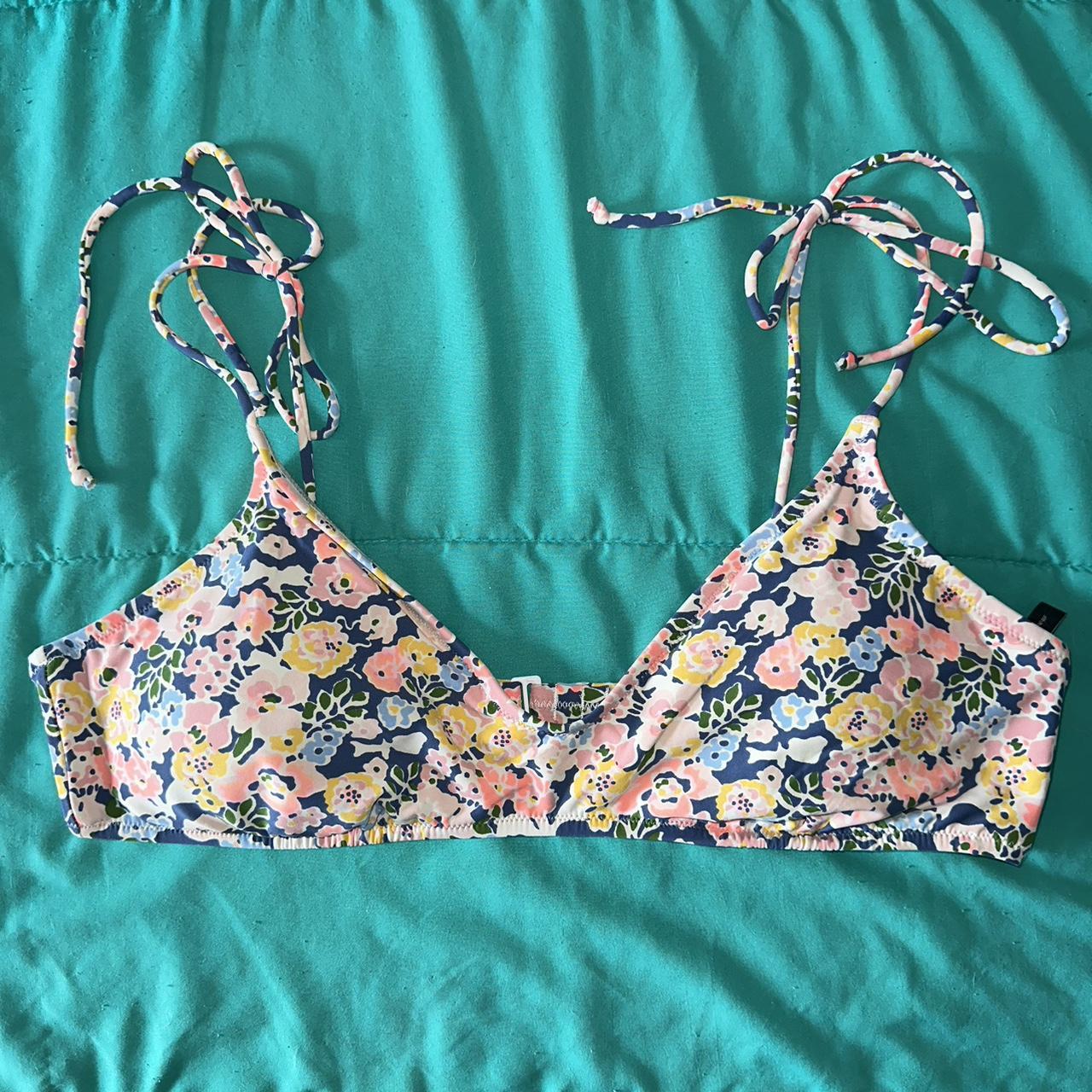 Jcrew bikini top with pastel flowers Removable... - Depop