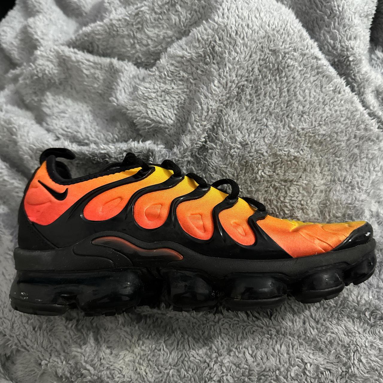 vapormax plus orange crimson